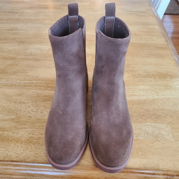 Dolce Vita suede ankle booties - Picture 10 of 16